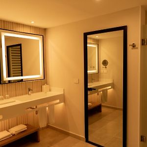 Family King Suite